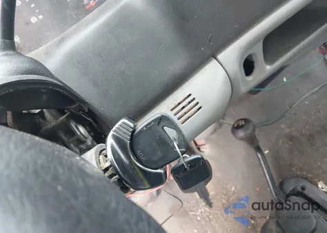 2002 Ford F-250 Lariat/Xl/Xlt from USA, damaged, VIN 1FTNW21SX2EB98642